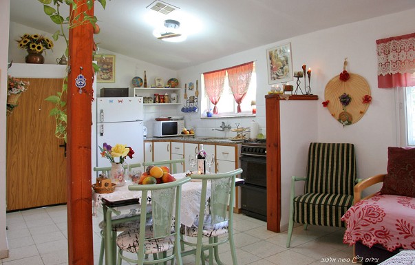 בקתת הבוסתן - ������ �אלמגור - ������ ����